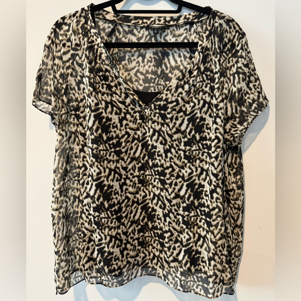 Talbots Women’s short sleeve black/cream print shirt size 12